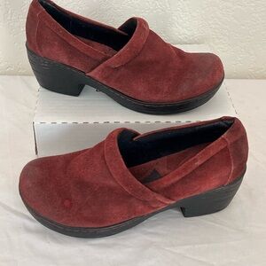 BOC Shoes Womens 7.5M Casual Clogs  Comfort Burgundy Suede Slip On 2” Block Heel